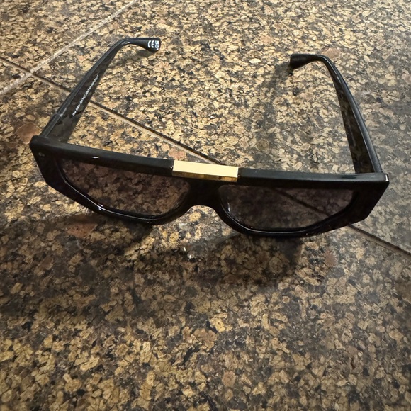 Brand new Black Privé Revaux Women's Sunglasses - Picture 6 of 7